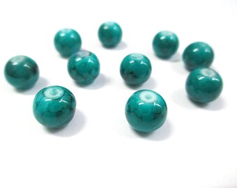 10 green Emerald, black glass beads 8mm (N-30)