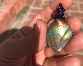 Labradorite pendants sold by each prices vary by size