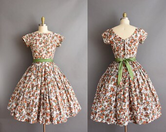 vintage 1950s orange and brown floral cotton full skirt dress Small 50s cotton day dress