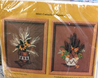 Creative Circle Cattails and Daisies Crewel Embroidery Kit Art. No. 0541