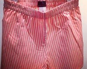 Pink Boxer shorts of gestreiftfor girls in action