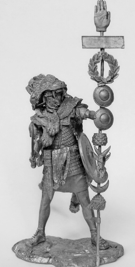 Tin miniature. Pewter sculpture. Tin soldier. Roman legioner