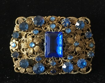 BLUE CRYSTAL RHINESTONE Brooch, Vintage, Prong Set Stones, Stamped Metal, Old Catch, Czech ?, Gold Tone, Costume Jewelry, Floral, Filigree