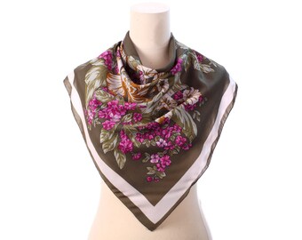 GREEN Floral Scarf 80s Flowers Printed Wine Red Beige Garden Flowers Print 1980s Bohemian Vintage Mod Mad Men Retro Neck Shawl Womens Gift