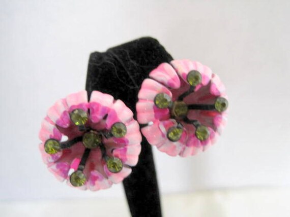 Pink Enamel Earrings, Peridot Rhinestone Centers, 70's Flower Earrings