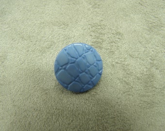 button-acrylic - 17 mm sky blue crocodile pattern