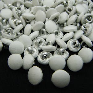 Silk Light Ivory 11mm Silk Covered Bridal Buttons Metal Shank 18L Wedding Dress Closure Shantung Silk Light Ivory Bustle Buttons