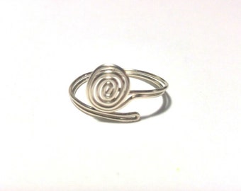 Adjustable ring to make a bracelet or ring