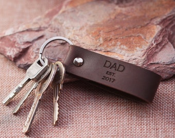 Dad est Keychain - First Father's Day Gift - Personalized Gift for Dad - Gift for New Dad Keychain- Husband Gift - Custom Leather Keychain