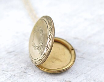Gold Locket Necklace, Art Deco Necklace, Photo Locket, Oval Pendant Necklace, Vintage Locket, Wedding Gift, Anniversary Gift