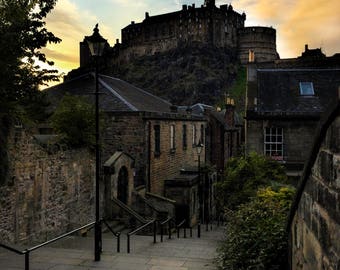 Edinburgh Castle from The Vennel