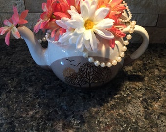 Teapot Centerpiece / Alice in Wonderland / Mad Hatter Party
