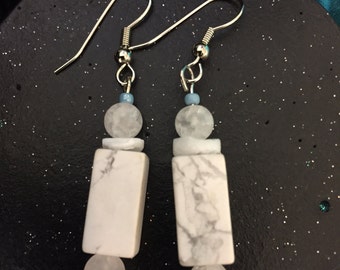 Howlite and snow quartz dangle earrings