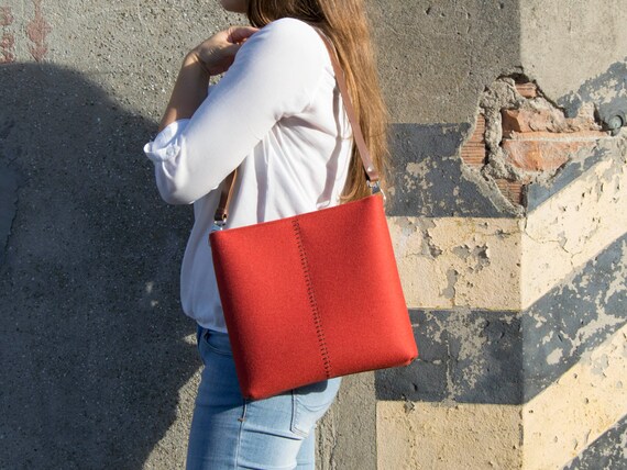 SALE - Felt small CROSSBODY BAG with leather strap / crossbody purse / small shoulder bag / orange felt bag / wool felt / made in Italy