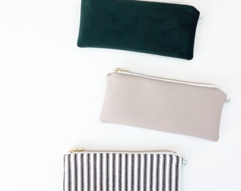 GREY PENCIL POUCH / clutch bag, make-up bag, pencil case / faux-leather + cotton black white / 3.5x8 / gold zip / la petite boite / handmade