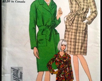 Vogue Special Design Pattern No. 7002 Misses' Coat Size 10 UNCUT ca. 1967