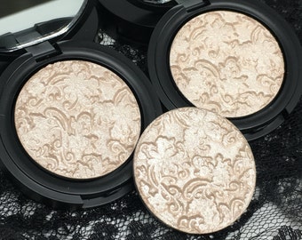 Pretty in Champagne Pressed Highlighter Face & Eye Highlight Powder