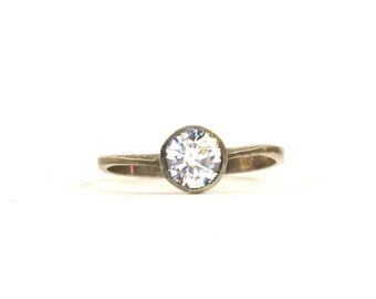 Vintage Sparkling Round Crystal Ring 925 Sterling Silver RG 2388