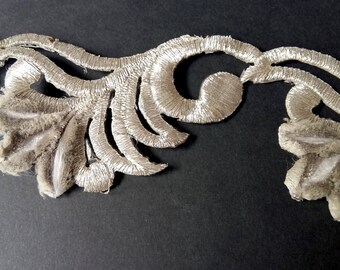 Galon frise en cornille argent et velours