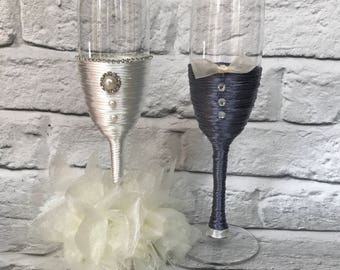 Wedding Toasting Glasses, Wedding Gift, Gift for Couple, Champagne Flutes, Decorated Glasses, Gift for her, Bride and Groom