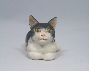 Crouching cat No. 2(catfigurine)