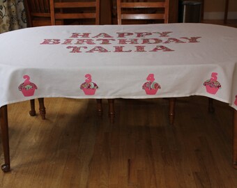 Personalized Heirloom Birthday Tablecloth with No Border and 10 Cupcakes