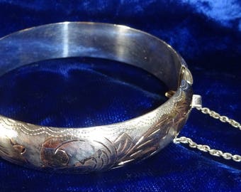 Vintage 925 Sterling Silver Bracelet etched Hinged Cuff Bracelet with Safty Chain