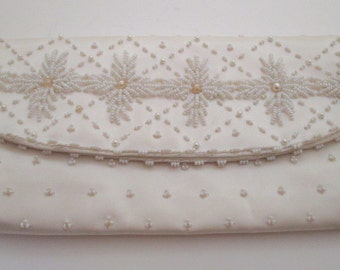 White Bead Clutch, Vintage White Bead bag, Bridal purse, envelope clutch, white purse, Wedding bag, evening bag, formal purse, pearl bag
