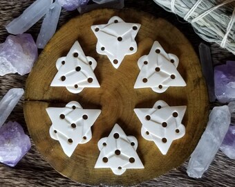 5 Celtic Knot Buffalo Bone Pendants, 29mm