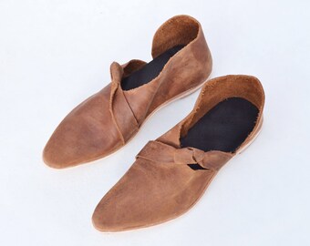 Leather shoes, women's shoes, boho shoes, flats, loafers, pointy, handmade shoes, asymmetrical shoes, booties ~ Rilee