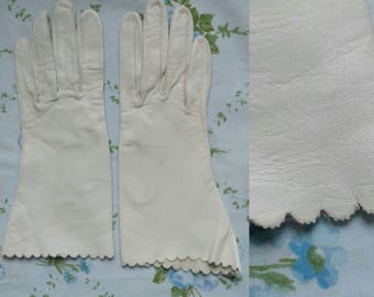 1950s white deerskin scalloped formal gloves