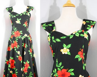 VOLUMP 1980s Black Hawaiian Dress by Royal Creations, Large to Extra Large | 80s Vintage Red Hibiscus Print Dress (L, XL, 44-42-60)