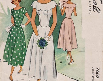 McCall 7662 / Vintage 1940s Sewing Pattern / Dress / Size 15 Bust 33