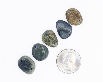 Petrified wood, Beach stone beads, Beach stone Charms, Pebble beads, drilled stone, drilled beach stone ketten kiesel(12-001)