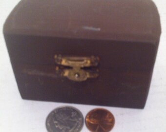 Vintage Wooden Box, Storage Box, Stash Box, Shelf Display, Wood Box, 3 1/2 x 2 1/4 x 2.