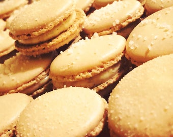 6 French Macarons (Assorted Flavors)
