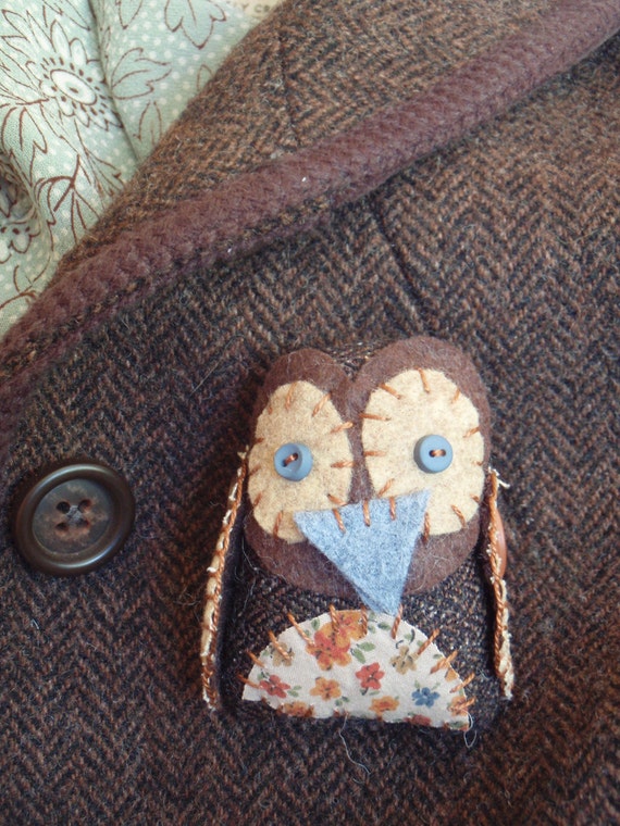Items similar to owl brooch (browns) on Etsy