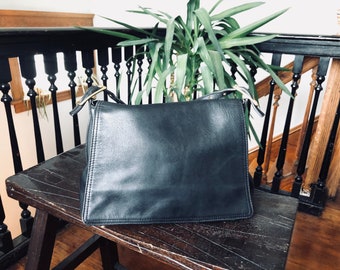 Vintage Coach Black Leather Shoulder Bag