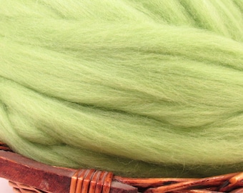 Dyed Corriedale Natural Spinning Fiber Wool Top Roving / 1oz - Leaf