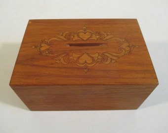 Musical Bank, Vintage 1979 Toystalgia Music Box Money Savings
