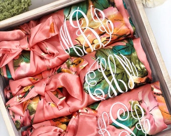 Bridesmaid Robes Set of 2, 3, 4, 5, 6, 7, 8, 9, 10, Bridesmaid Gift, Satin Watercolor Floral Robes, Bridal Robes, Getting Ready Outfit, Robe