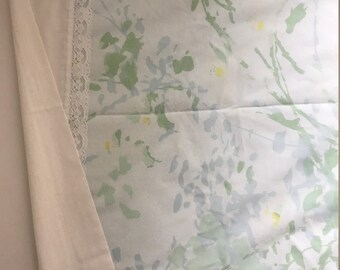 Vintage Springmaid Wondercale twin floral flat sheet