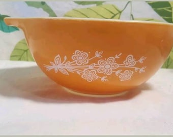 Vintage Pyrex Butterfly Gold Cinderella Bowl #442
