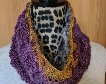 Purple Gold Cowl | Lined Knit Cowl | UW Huskies Cowl | Cable Knit Cowl
