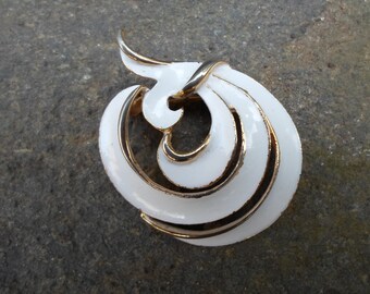 Vintage White Enamel Pin Abstract Swirl Brooch Gold Tone 1960s