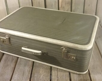 Striped Tweed Suitcase, Tweed Striped Liggage, Old Suitcase, Vintage Travel case, Show Prop, Movie Prop, Suit Case Decor, Old Luggage, Case