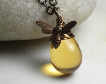 Honey Bee Necklace, Bumble Bee Charm Necklace, Bee Jewelry, Bee, Beaded Necklaces, Glass Pendant Necklace, Beekeeper Jewelry