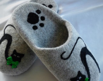 shoes. home Slippers. Slippers made of felt. Slippers for women. Slippers for the house as a gift