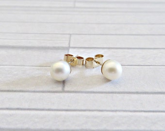 9ct pearl stud earrings, Pearl stud earrings, Freshwater pearl studs, 9ct gold stud earrings, Bridal earrings, Special occasion jewellery