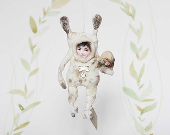 Ostern Nostalgische Wattefigur FilASophie Ornament Hasenkind mit Osterei spun cotton ornament